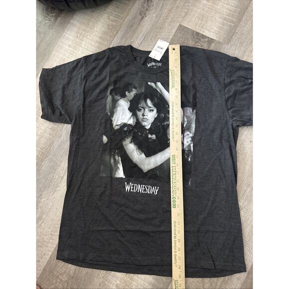 Wednesday Black And White Dance Scene T-shirt , Black Shirt Unisex XL New - Picture 3 of 5